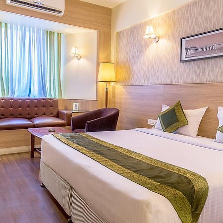 Treebo Premium Grand Emerald Pimpri-Chinchwad Exterior photo