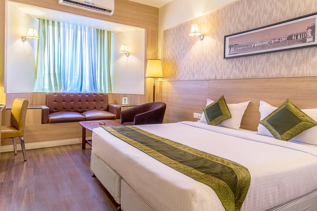 Treebo Premium Grand Emerald Pimpri-Chinchwad Exterior photo