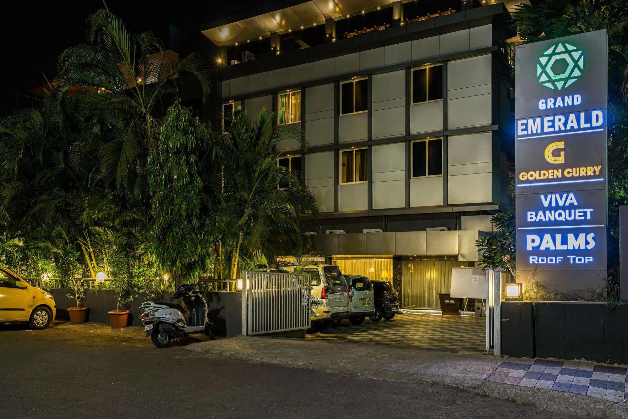 Treebo Premium Grand Emerald Pimpri-Chinchwad Exterior photo