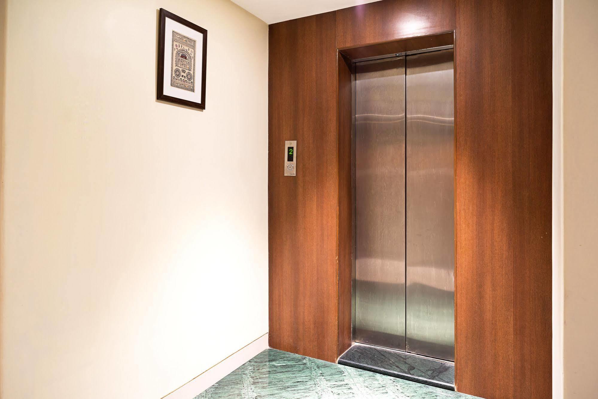 Treebo Premium Grand Emerald Pimpri-Chinchwad Exterior photo